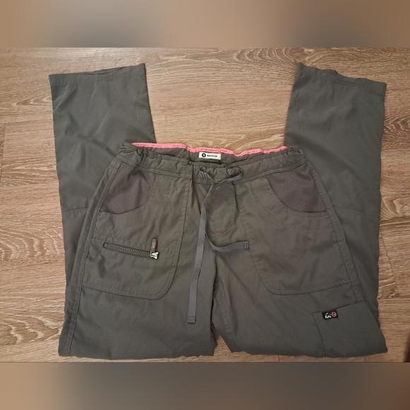 Women's Flare Scrub Pants Bundle Koi + Jockey Size SMALL - Picture 3 of 4
